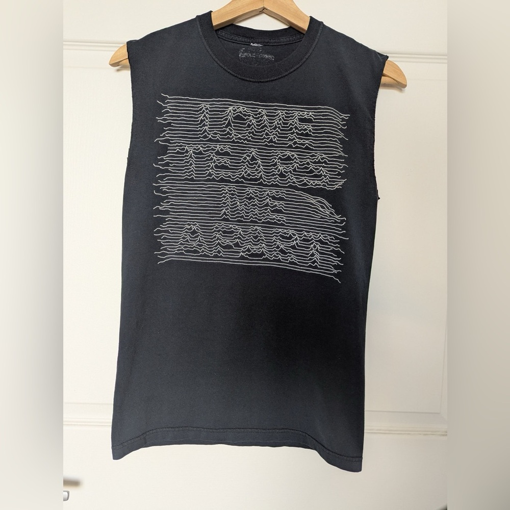 Vintage Sleeveless “Love Tears Me Apart” T-shirt Size Small